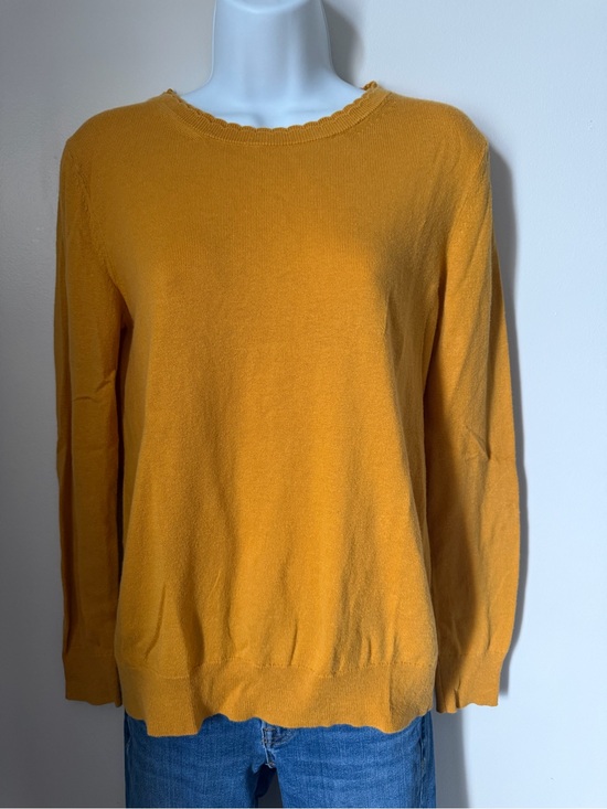 Banana Republic Sweaters - Banana Republic Women's Mustard Yellow Scalloped Crewneck Sweater